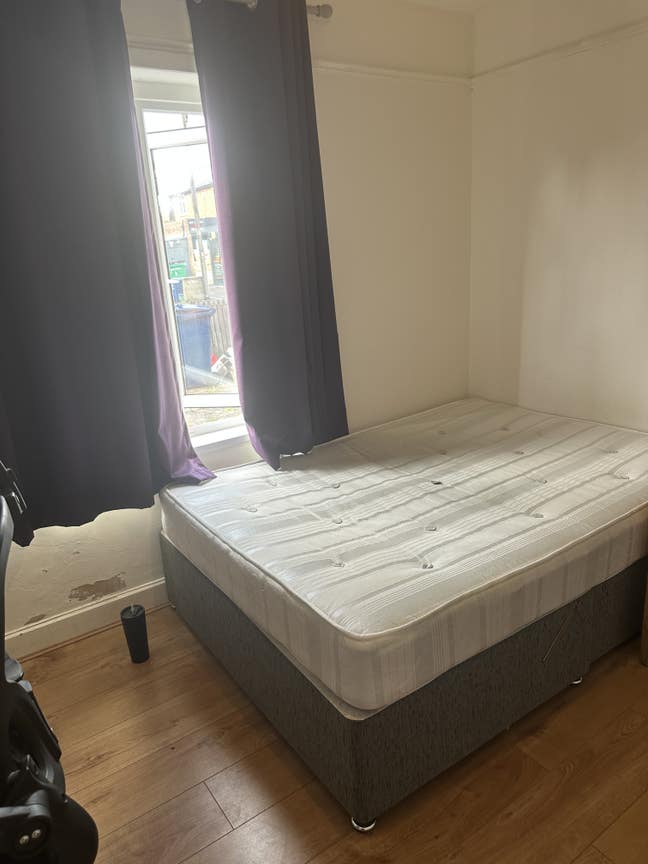 URGENT! Double room available at Abingdon Road  Main Photo