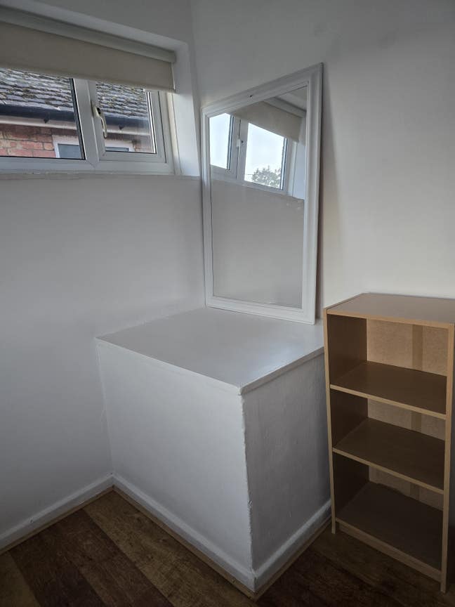 A single room in a clean house in Oxford (OX5) Main Photo