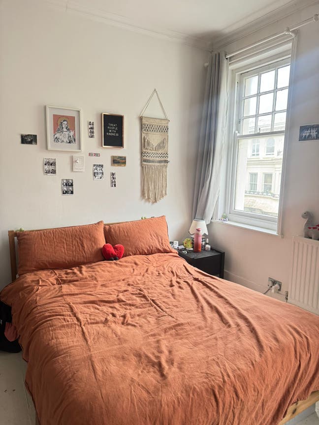  2 Rooms in a lovely city centre house by the sea! Main Photo