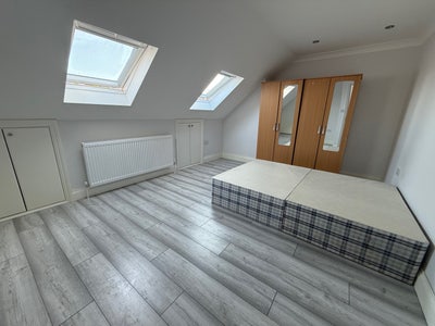 Superb Double/No Deposit/Bills Included Main Photo