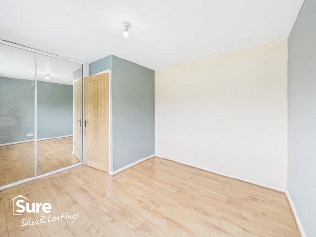 Double Room in Watford Main Photo