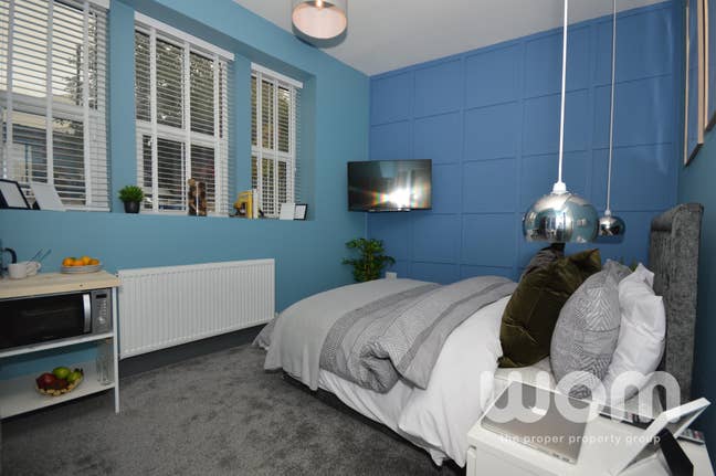 ✨Stunning Double Room with En-suite + Parking! 💌 Main Photo