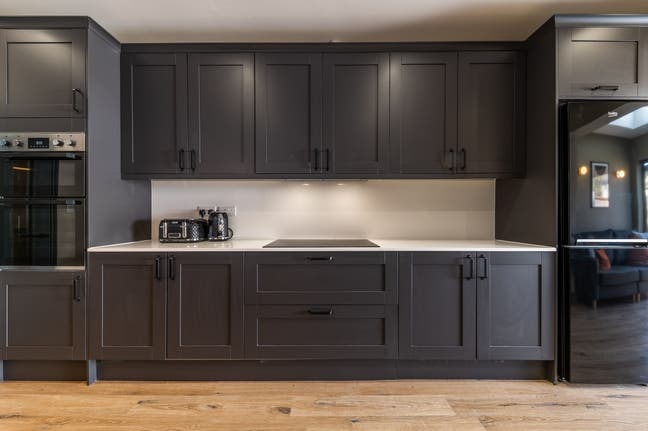 Ensuite Bills Included- Reposit Available! Main Photo