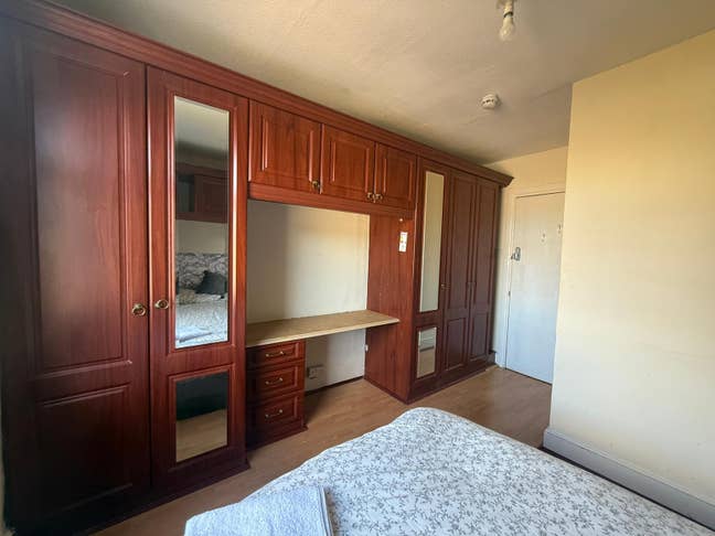 Charming double bedroom to rent all bills inclusiv Main Photo