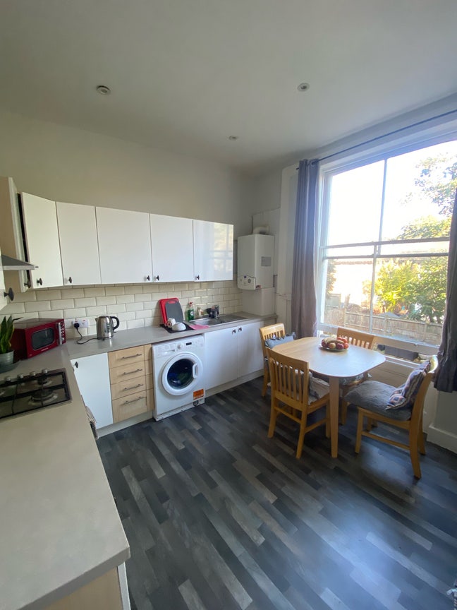 1 Double and 1 Single room in SE26  (all bills) Main Photo