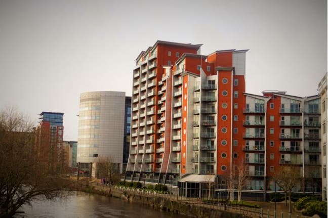 Leeds Train station one bedroom in 2 bedroom flat Main Photo