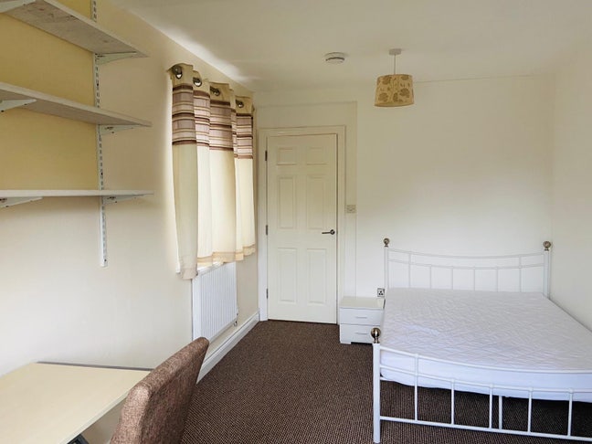 A large,bright double room CB1 .  Main Photo