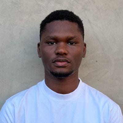 Professional Male seeks a single or double room Main Photo