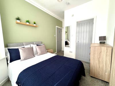 🌟 Luxury En-Suite Rooms – 7 Mins to Stockport Sta Main Photo