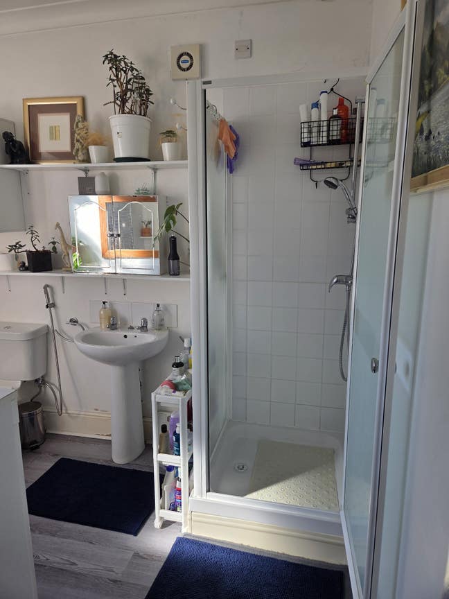 Large double room  Main Photo