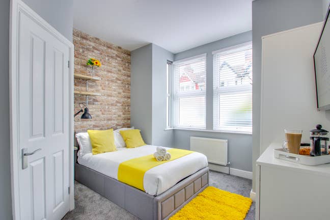 Lovely En-Suite Room - Close to Hospital Main Photo