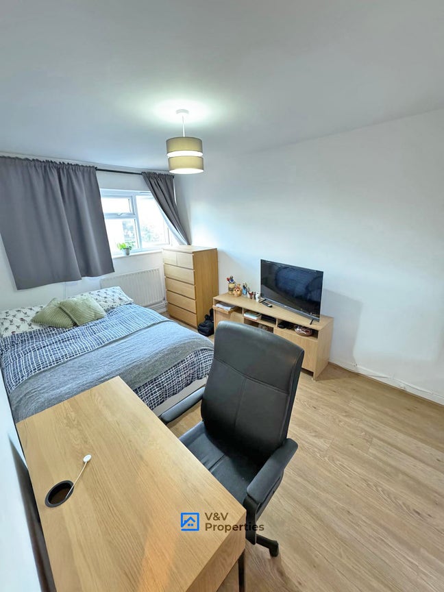 🍒 N1 - Double Rooms in Old Street - Call Me Now  Main Photo