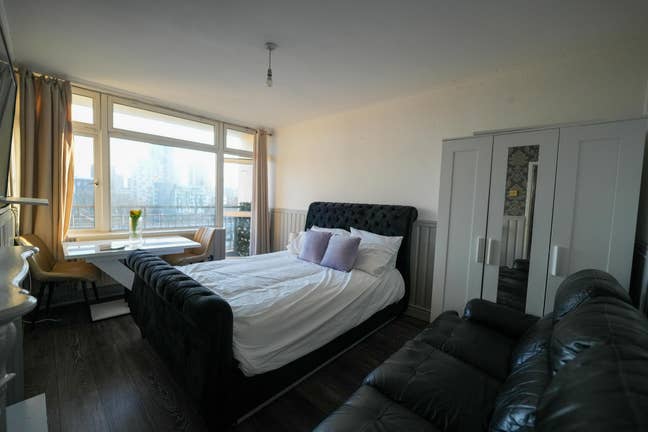 Master Room with balcony | Views of The Shard!🏙️ Main Photo
