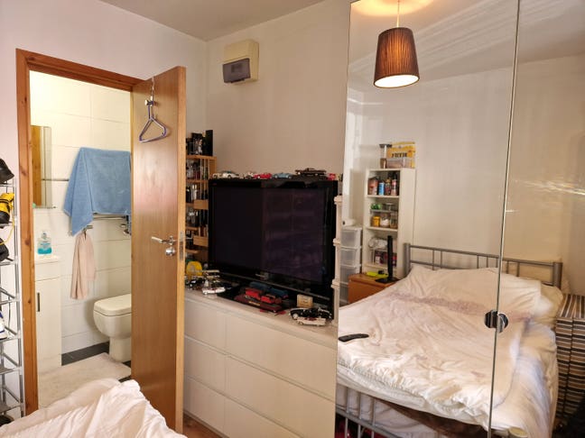 Large Room Main Photo