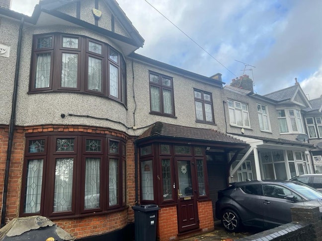 Double Room To Let with All Bills Included Main Photo