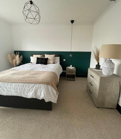 Lovely Double Room | 5 Mins from Town Main Photo