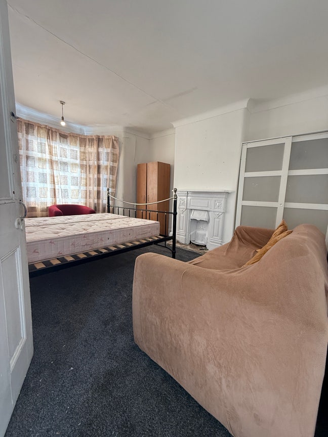 2 Spaces   in 3 -Sharing Room for  Girls (Telugu) Main Photo