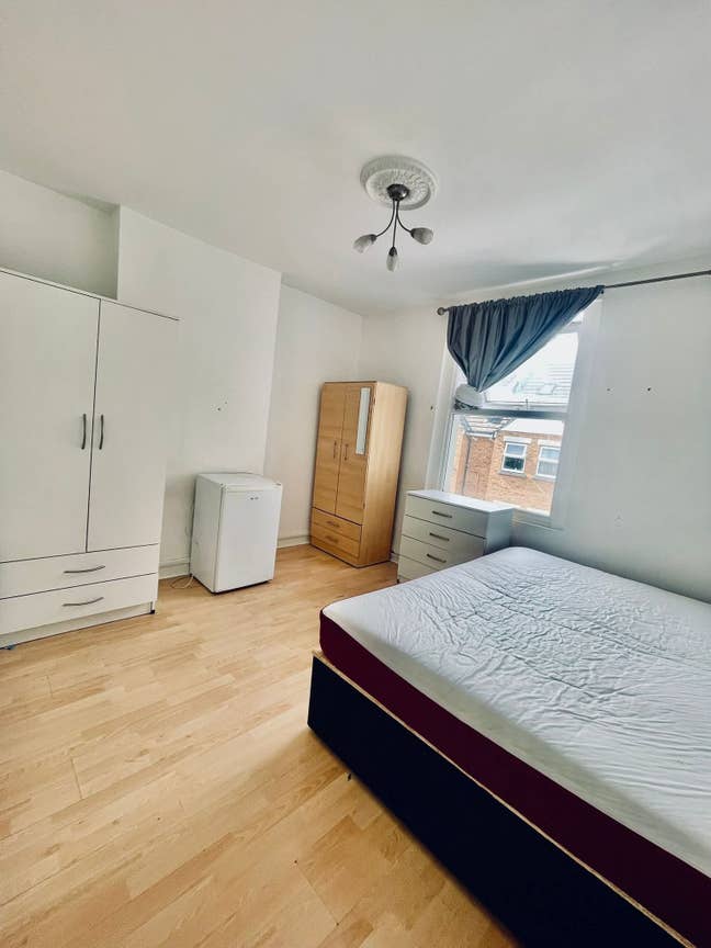 🏡 Double Room to Let in Mitcham Main Photo