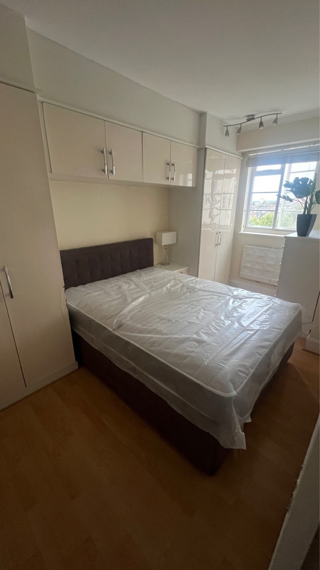 Modern 1B1B Apartment in Sloane Square Location Main Photo