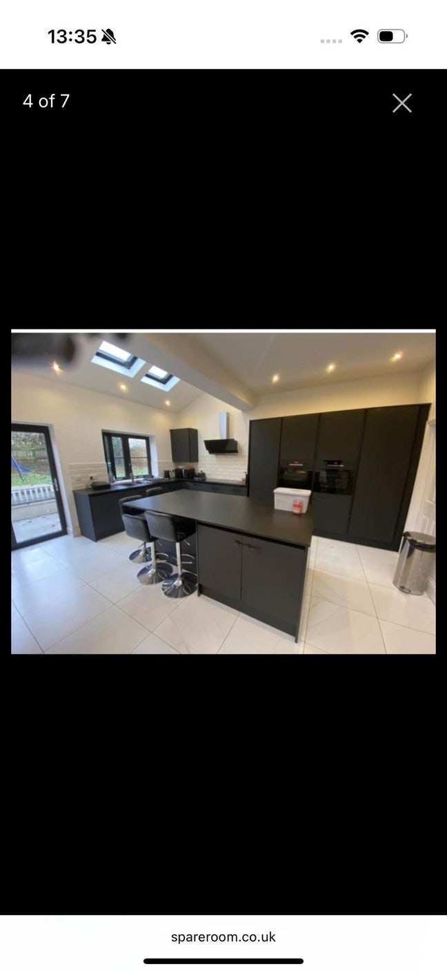 2 Rooms Available in Luxury 5 Bedroom House Main Photo