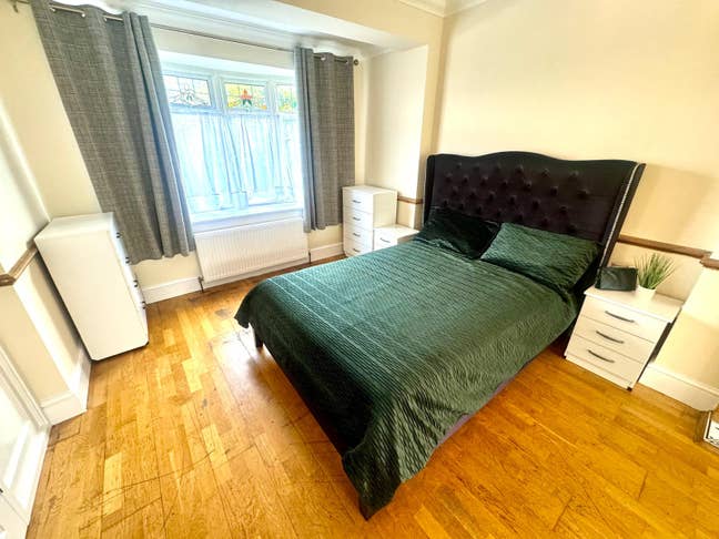 Spacious Rooms in Chadwell Heath | Bills Included Main Photo