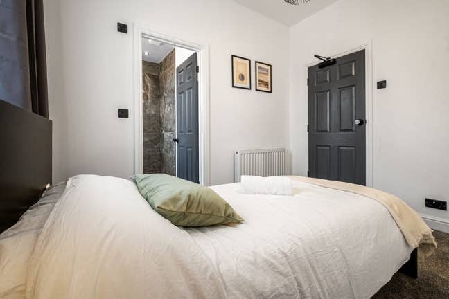 Single En-suite Room in Wallsend Main Photo