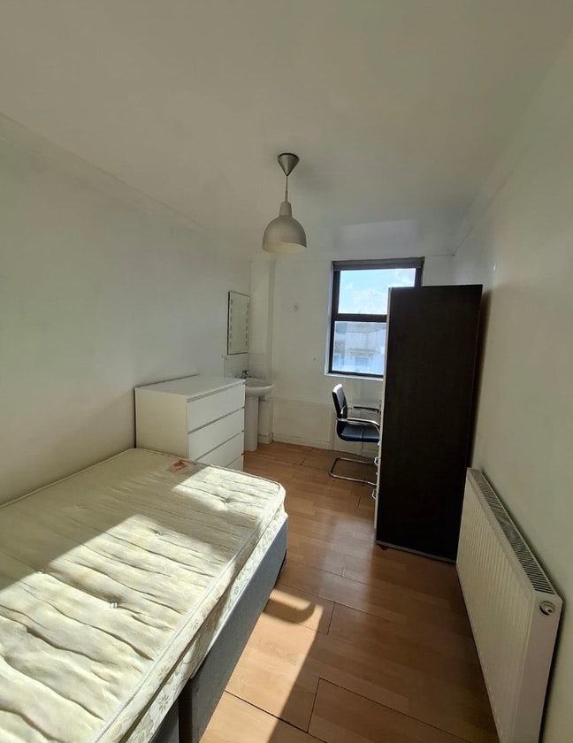 Spare Room on Camden Main Photo