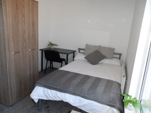 Bedroom in centre of York, bills included.   Main Photo