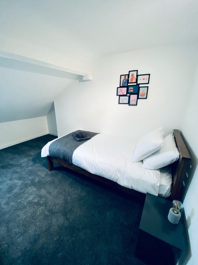 Loft Room | Perfect Location | All Bills Inc Main Photo