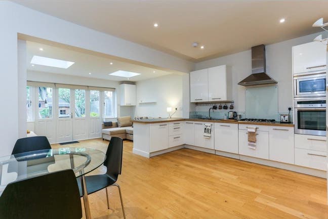 Lovely Spacious Double Bedroom in South Ealing W5 Main Photo