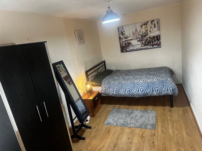 £550 single  / couple  Main Photo