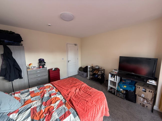 Professional Executive Rooms in Chorlton Main Photo