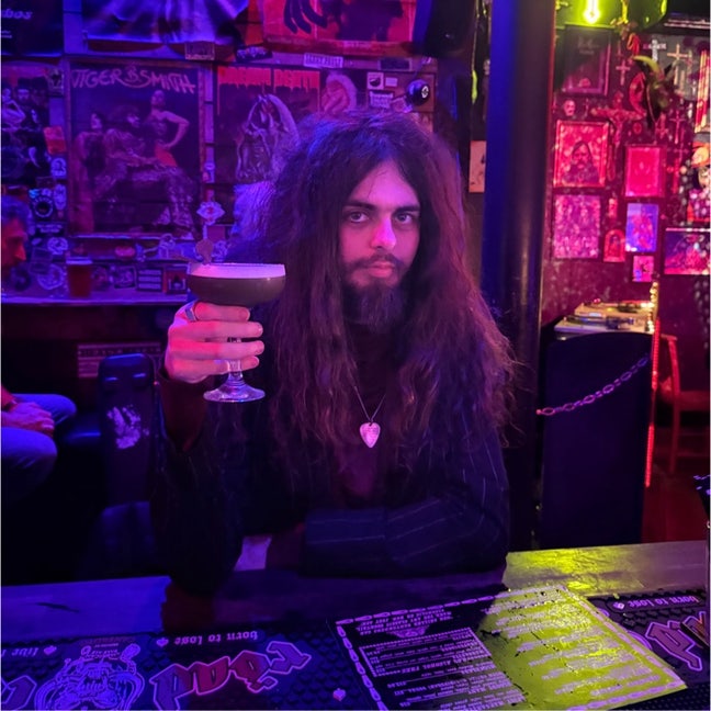 27 year old musician seeking room Main Photo