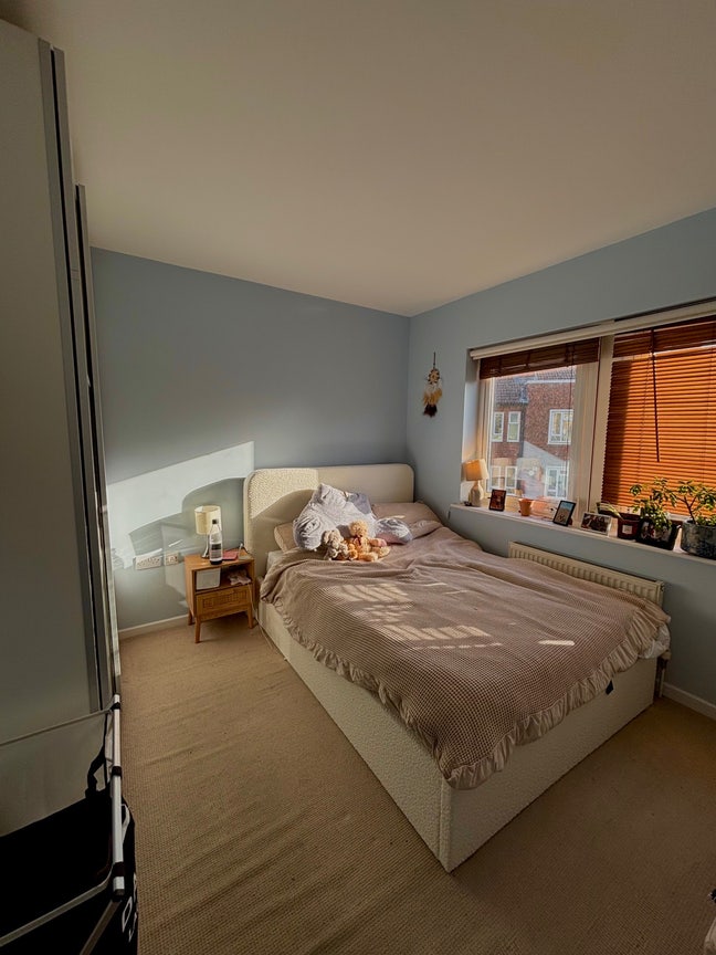 Room in London Fields Available Main Photo