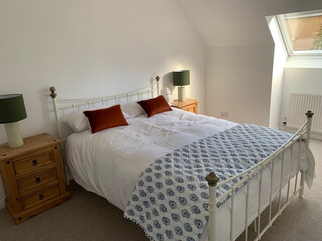 Bedroom with private lounge and shower room Main Photo