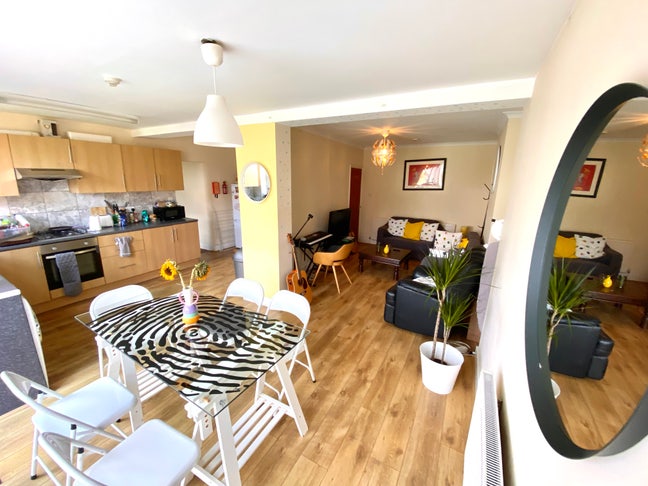 🌟Great Rooms in a beautiful house ✨ Main Photo
