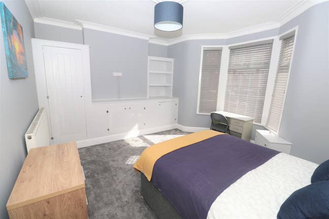  2 Double  rooms at 60 Derrington Ave Main Photo