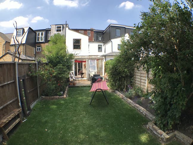 Very Large Double Room - Wimbledon - Friendly Main Photo