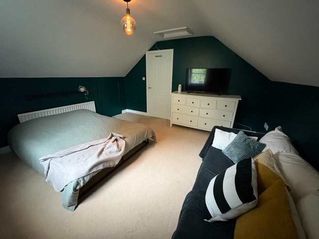 Double room in detached private property Main Photo