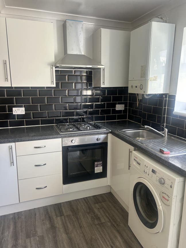 Garden flat 2 bedroom ground floor  Main Photo