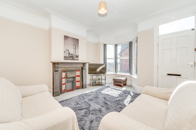 Room lets available now - Fantastic location  Main Photo