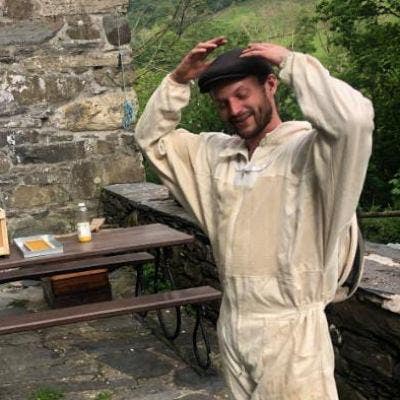 Professional Male seeks a single or double room Main Photo
