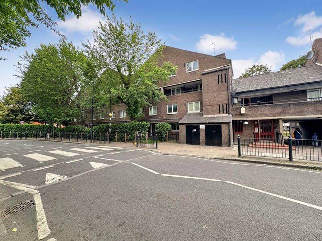 Nice one bedroom flat by Devons Road, Bow E3 Main Photo