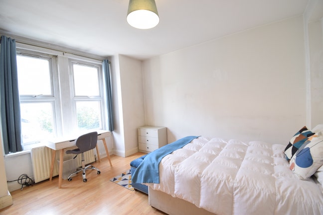 2 Rooms in Shepherd's Bush - Bills Included Main Photo
