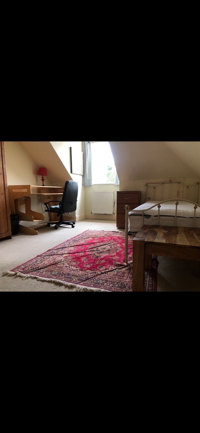 Cozy single attic room  Main Photo