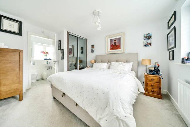 Beautiful Double Room Studio with en Suite  Main Photo