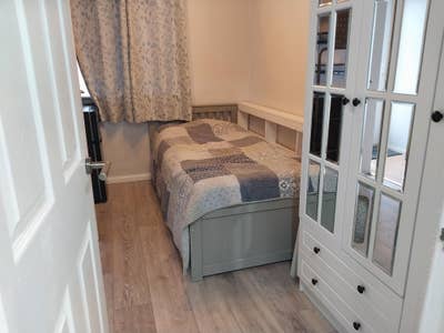 Gorgeous  En-Suite on beautiful cul de sac Main Photo