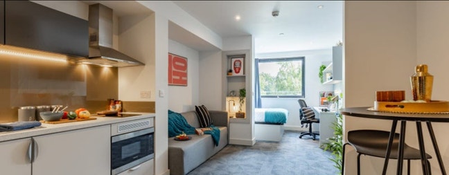 Premium Studio Apartment with City Views Main Photo