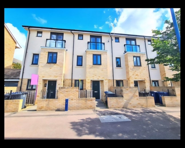 Double En-suite bedroom for rent Main Photo