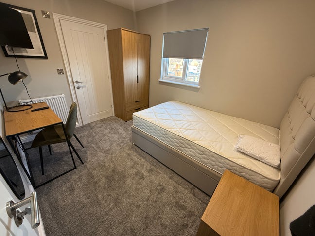 Luxury living iensuite room  in DE24 Main Photo